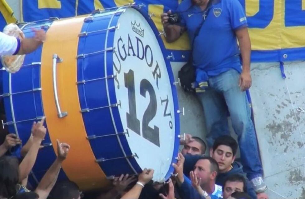 Los Palmeras debieron negociar con "La 12" su ingreso a la Bombonera para grabar un video