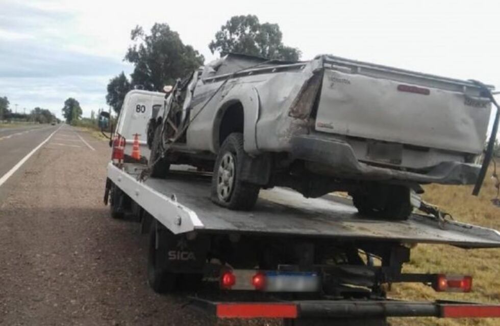 Un joven de 29 años murió tras volcar una camioneta en General Alvear