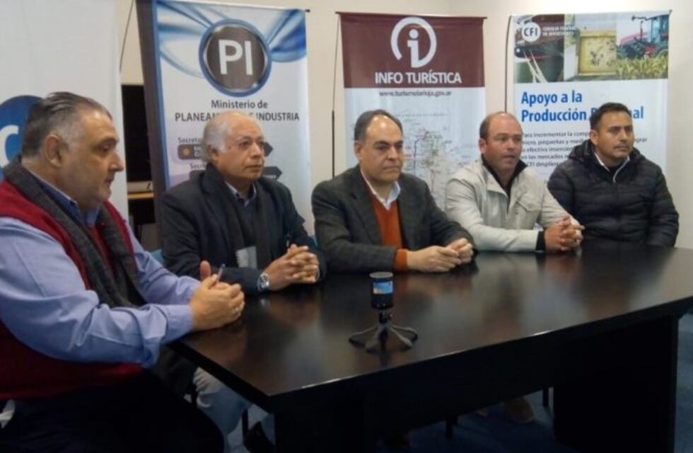 Firmaron convenio para emprendimientos turísticos