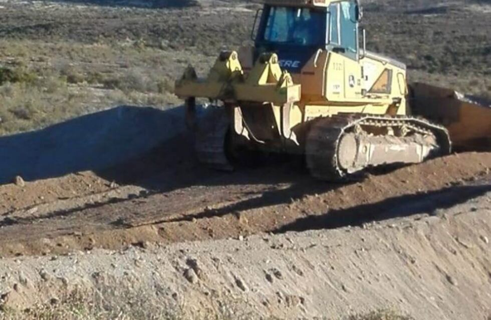 Vialidad Provincial realiza mejoramiento de calzada de la Ruta Nº 1 en Camarones