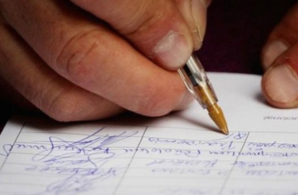 Casi 798.000 firmas piden juicio político al fiscal Fernando Rivarola