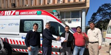 Funcionarios de la cartera sanitaria entregaron las ambulancias\u002E (Prensa Gobierno del Chaco)