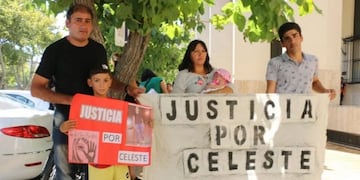 Familiares de Celeste Luna marcharon hasta el palacio de justicia de San Juan.
