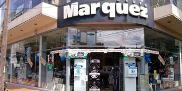 D'Orazi cierra dos locales