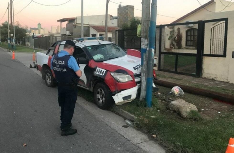 Dos policías heridos al chocar durante una persecución
