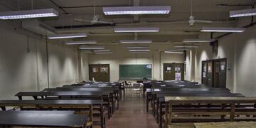 29/08/2018, Argentina, Buenos Aires: Aula vacía de un centro educativo\u002E Más de 50 universidadye y 80 colegios están sin clases hace más de tres semanas a raíz de una huelga de docentes en reclamo de un aumento salarial acorde al ritmo inflacionario que padece el país sudamericano\u002E En los primeros siete meses de 2018 la inflación acumuló un aumento de casi un 20 por ciento\u002E Se trata de la segunda inflación más alta de Sudamérica detrás de Venezuela\u002E Foto: Roberto Almeida Aveledo/ZUMA Wire/dpa +++ dpa-fotografia +++