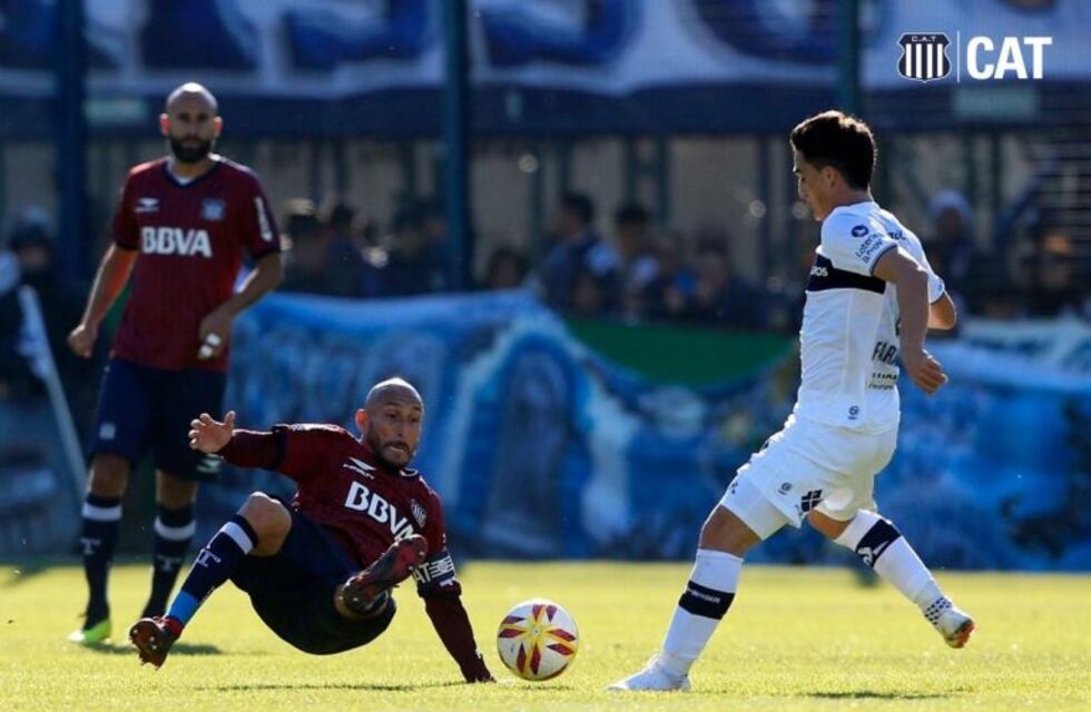El triunfo de Talleres es el regalo anticipado para el Cholo Guiñazú