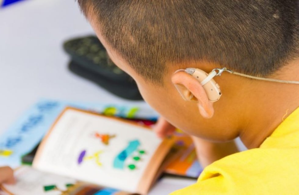 Una familia de Tandil que veranea en Necochea sufrió un lamentable robo: se llevaron del auto los audífonos de su hijo