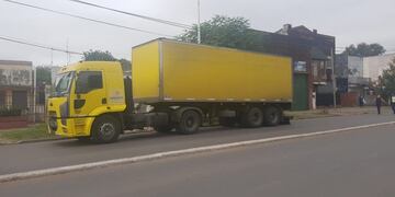 Camión que embistió a un peatón y lo mató en el acto\u002E