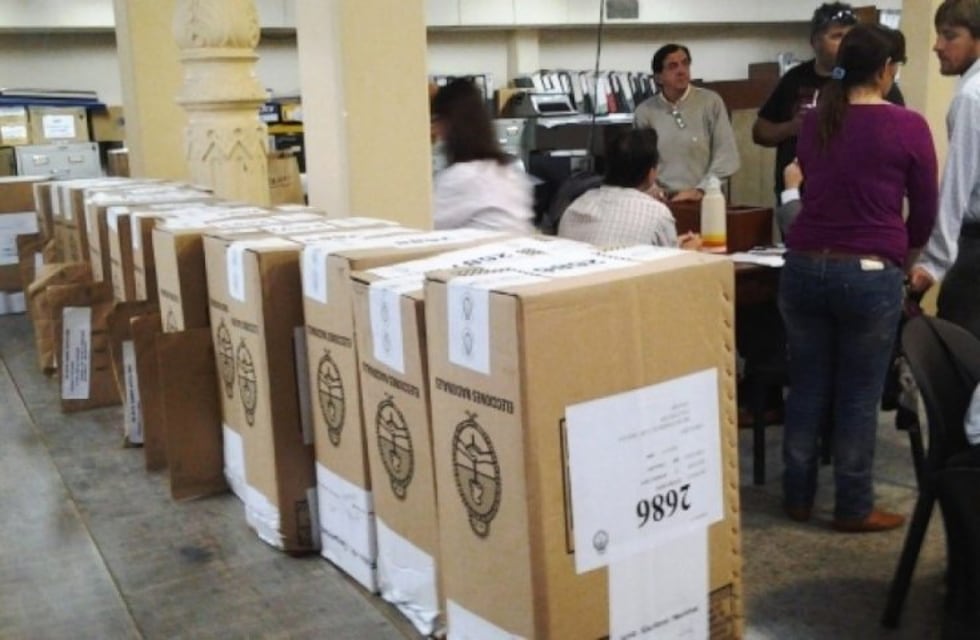 Piden la impugnación de las elecciones en Maipú por la supuesta retención de documentos a municipales