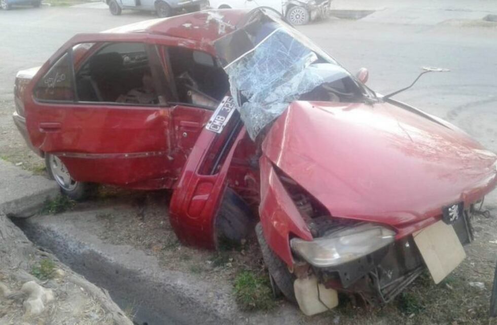 Un hombre murió tras chocar contra un árbol en Maipú
