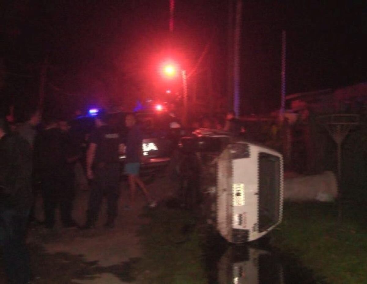 Los uniformados dispararon en forma disuasiva ante los incidentes posteriores al crimen\u002E (Canal 4 Regional)