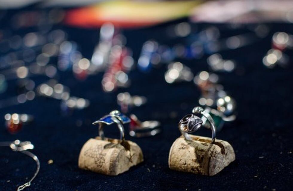 Hoy abrió el paseo artesanal de la plaza Independencia