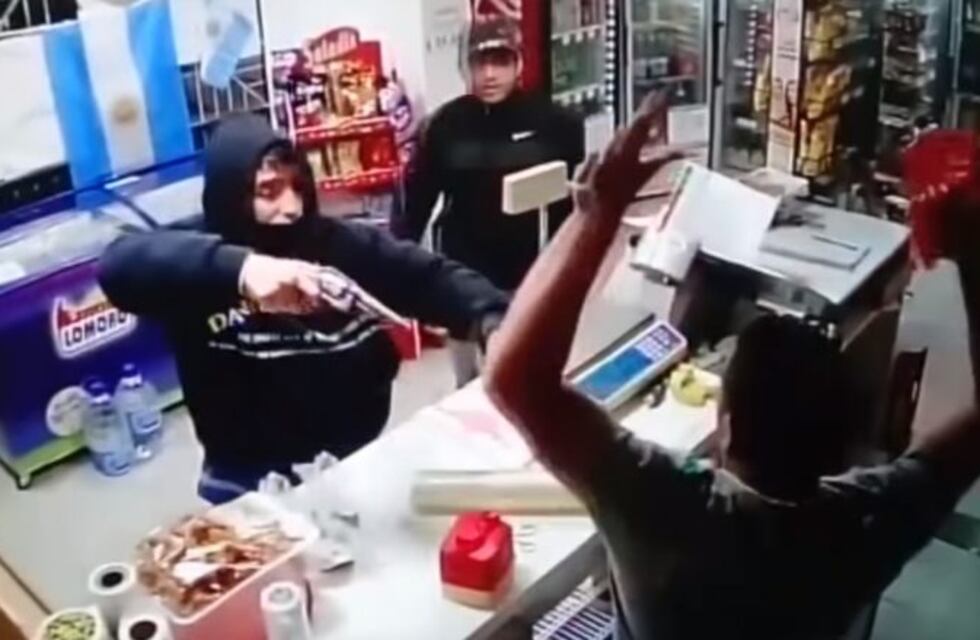 Los robos en San Luis no paran, delincuentes asaltaron otro negocio a mano armada