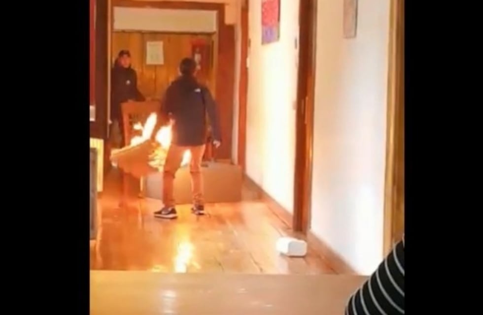 Un hombre quiso incendiar la oficina del intendente de Bariloche
