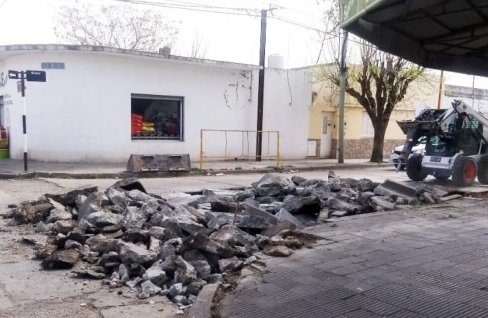 Comenzó la reparación del pavimento en Alvear y Saavedra
