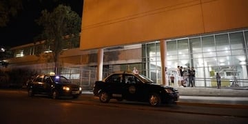 Pérez: un joven fue agredido con una botella rota por defender a su amiga y su estado es crítico. Clemente Álvarez" (HECA)\u002E