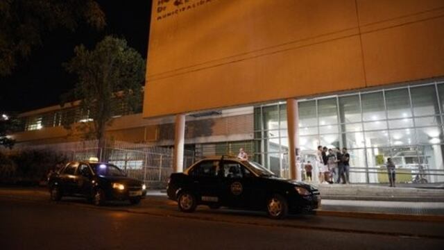 Pérez: un joven fue agredido con una botella rota por defender a su amiga y su estado es crítico. Clemente Álvarez" (HECA)\u002E