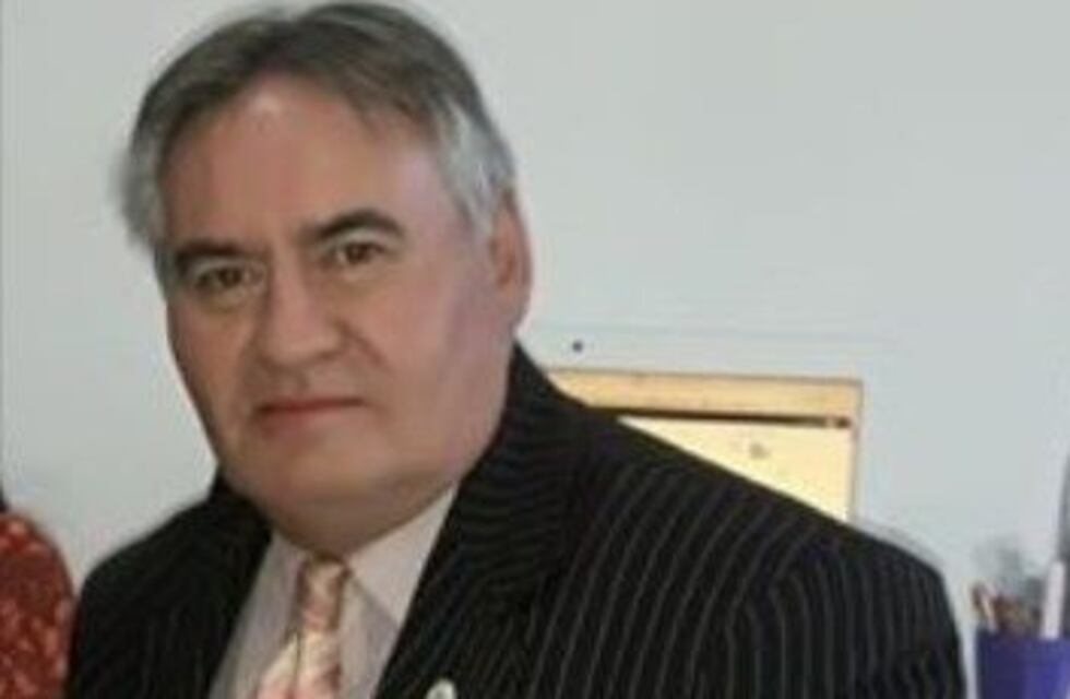 Denuncian a un periodista por secuestrar y golpear a su esposa