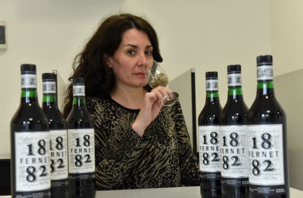 Laburos difíciles, la dama del fernet