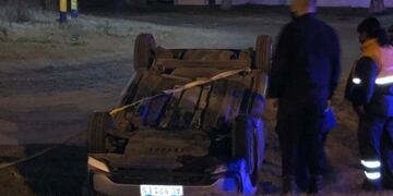 El destrozado auto del presunto violador de Ibarlucea (@vaalurc1)