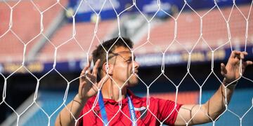 Leonardo Burián llegó desde Uruguay y se sometió a un aislamiento de 14 días\u002E (Archivo)