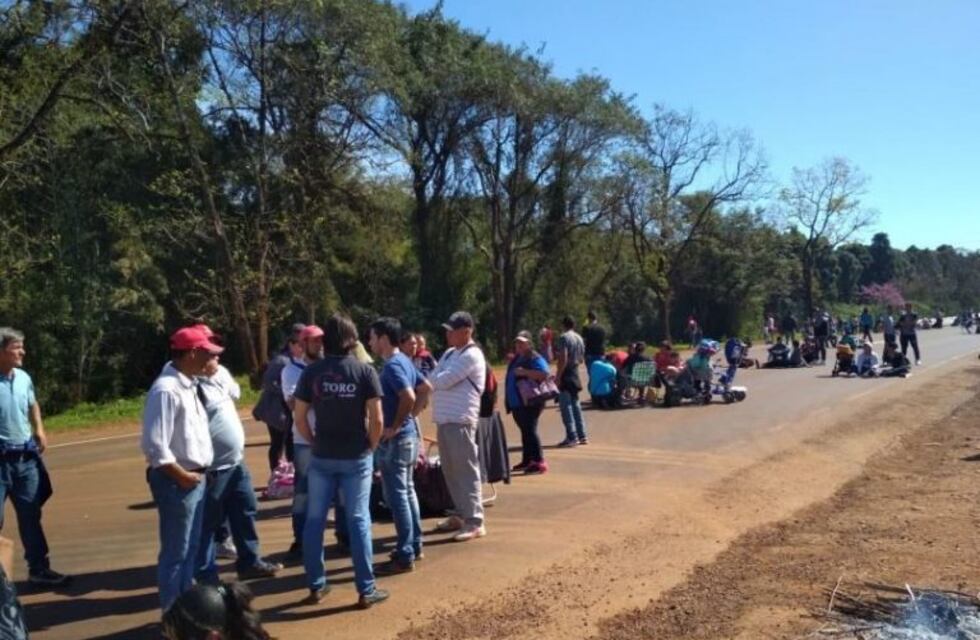Tareferos cortan rutas en distintos puntos de la provincia