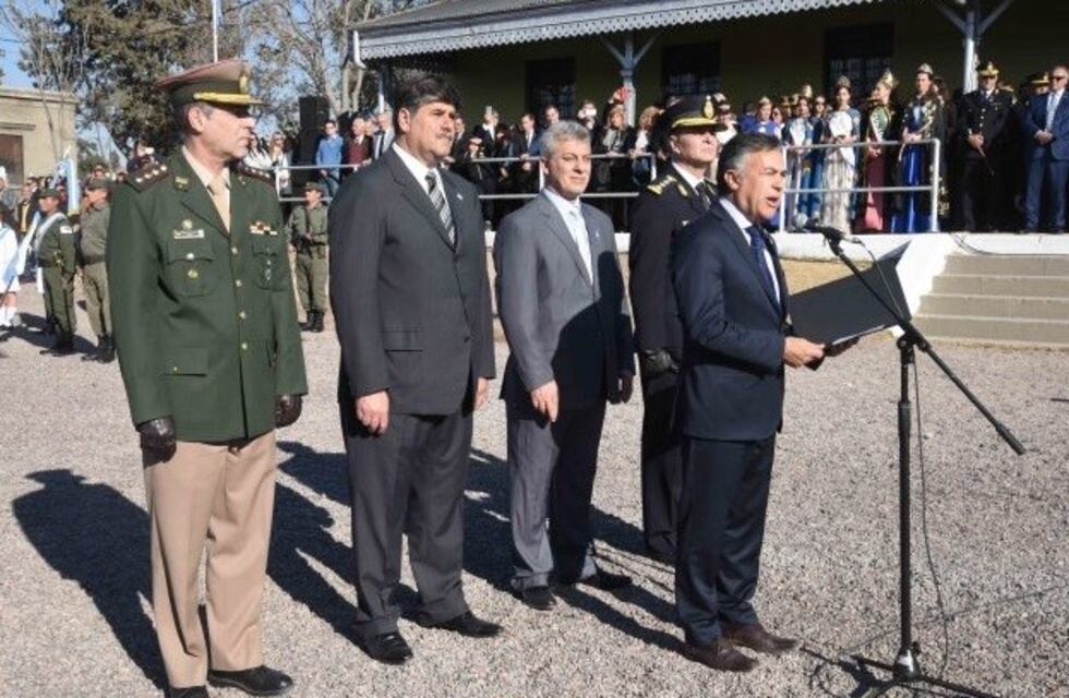 Alfredo Cornejo participó del acto oficial por el Día de la Bandera