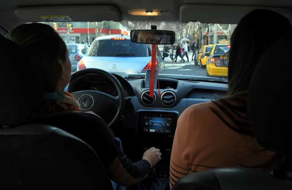 Mendoza permitirá usar autos más antiguos a Uber, Cabify, taxis y remises por la pandemia
