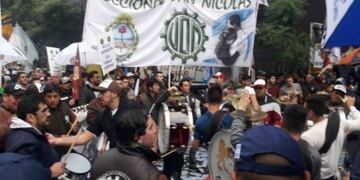 Mecánicos marcharán a San Nicolás en pedido de trabajo