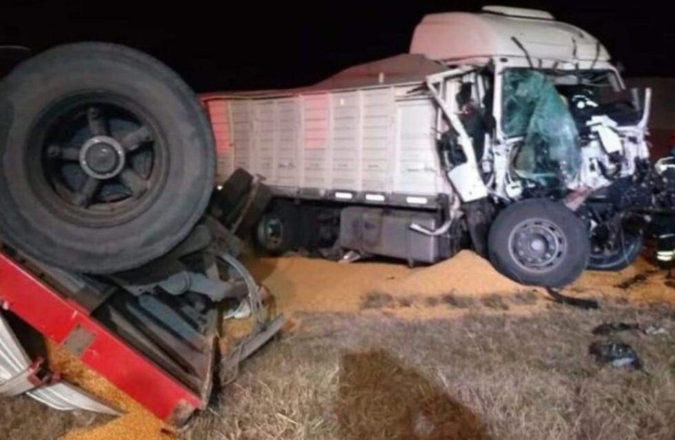 Un transportista riocuartense sufrió lesiones tras un choque entre camiones
