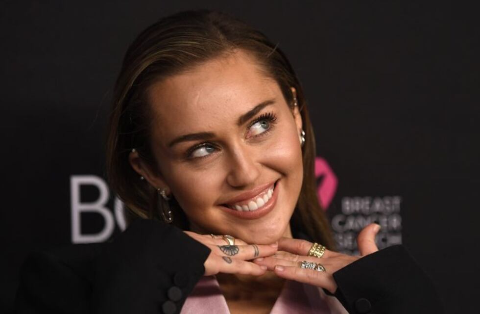 Miley Cyrus publicó una foto con barba y sorprendió a todos