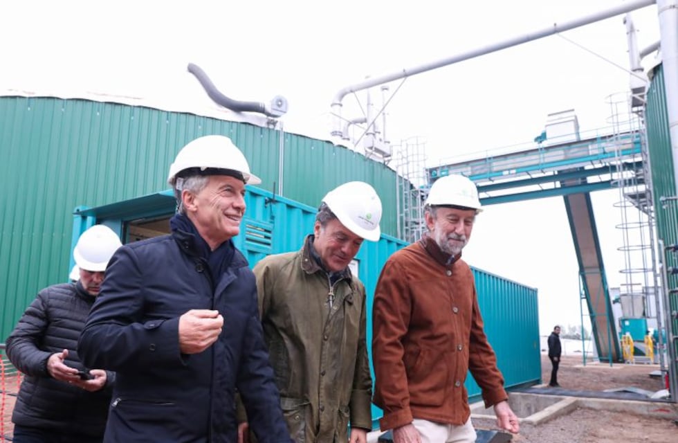 Macri visitó las obras de construcción de la central térmica