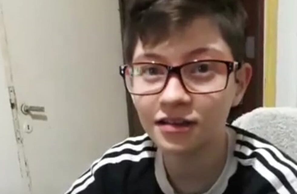 Punta Alta: Thiago ya tiene sus audífonos por la lucha de su mamá