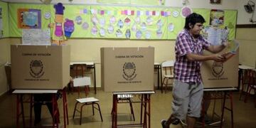 Cuarto oscuro de votación en Santa Fe