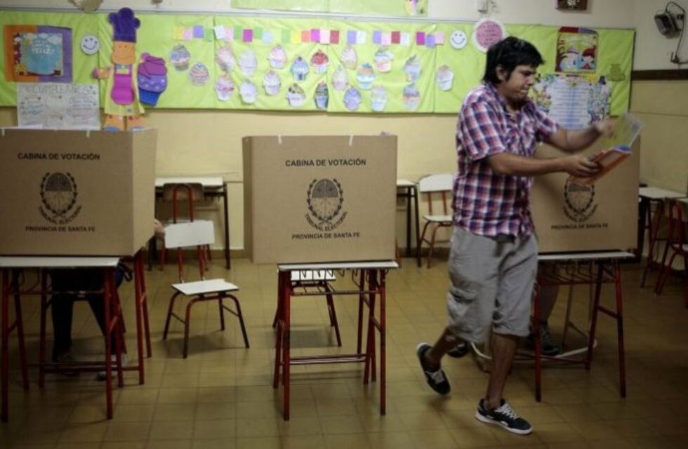 El Tribunal Electoral prohibió el ingreso con celulares al cuarto oscuro