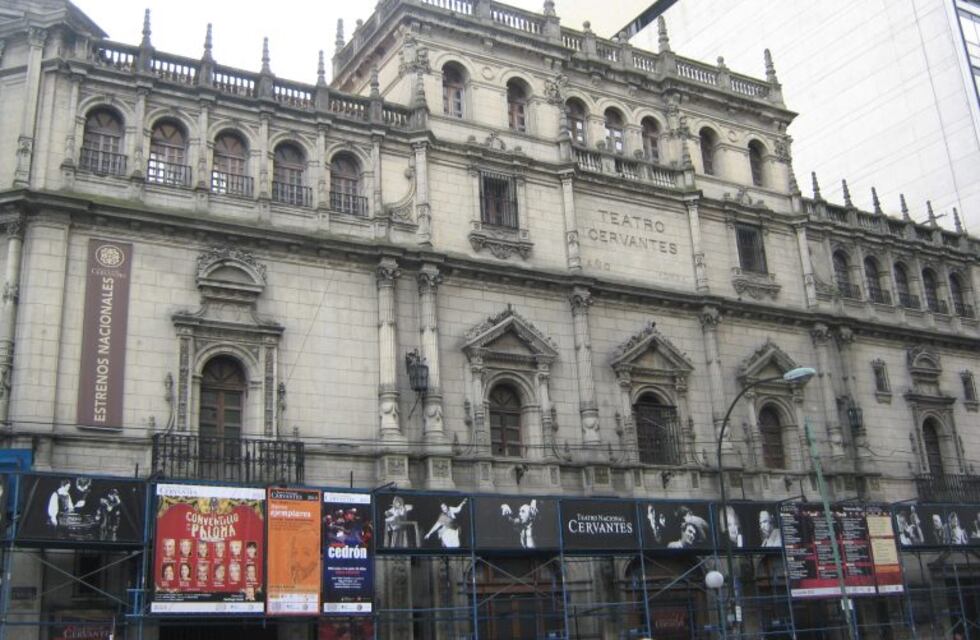 Anunciaron el comienzo de las obras para recuperar la fachada del Teatro Cervantes