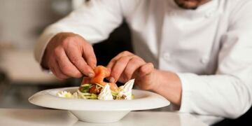 Estaba prófugo y se hacía pasar por chef en Córdoba\u002E