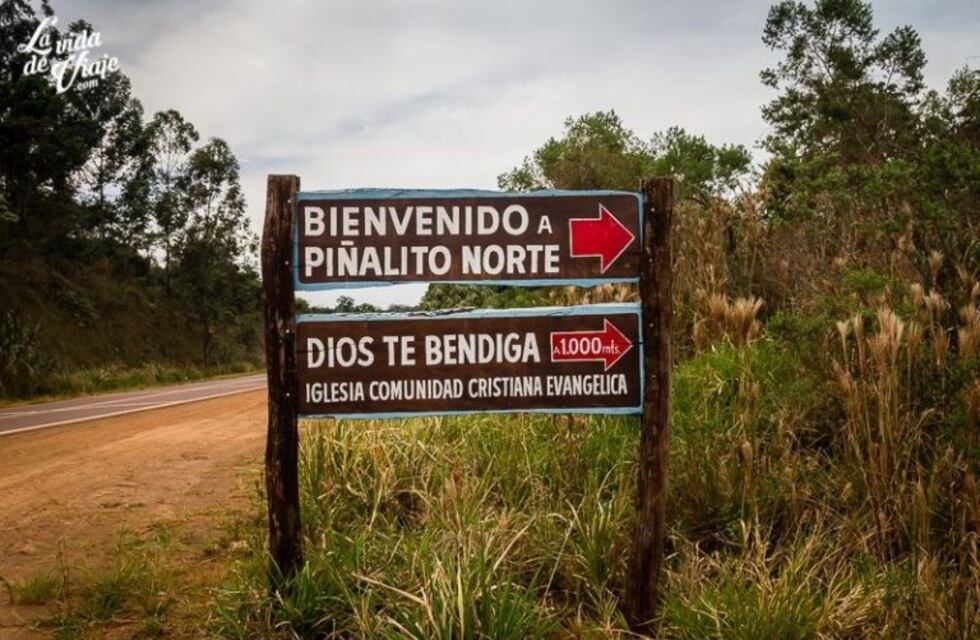 El hombre que disparó a su pareja continúa prófugo y vecinos incendiaron su vivienda