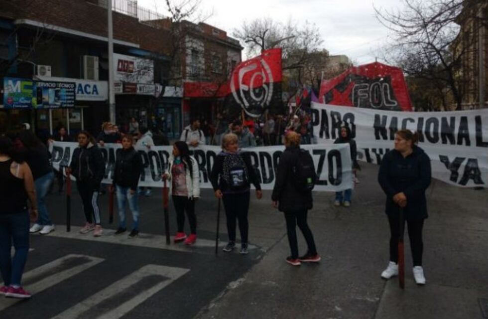 Otro día complicado para circular por el centro de Córdoba: comenzó la Marcha Federal