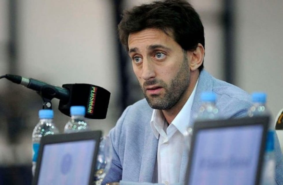 Diego Milito desmintió la salida de Eduardo "Chacho" Coudet: "Está muy tranquilo en Racing"