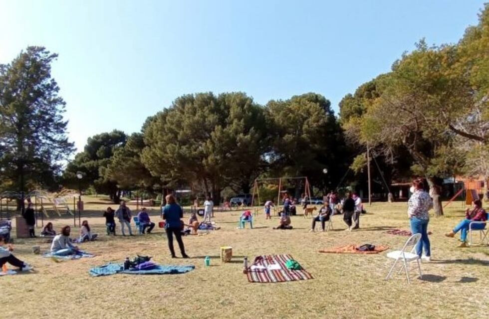 Jornada de Educación Sexual Integral en la Plaza Carrasco de Pehuen Co