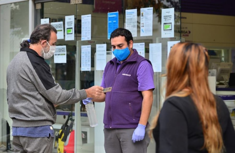 Desde hoy rigen las nuevas disposiciones para comercios, restaurantes y ceremonias religiosas