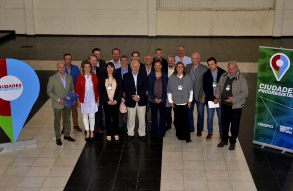 Alta Gracia dijo presente en la Cumbre Socialista de Carlos Paz