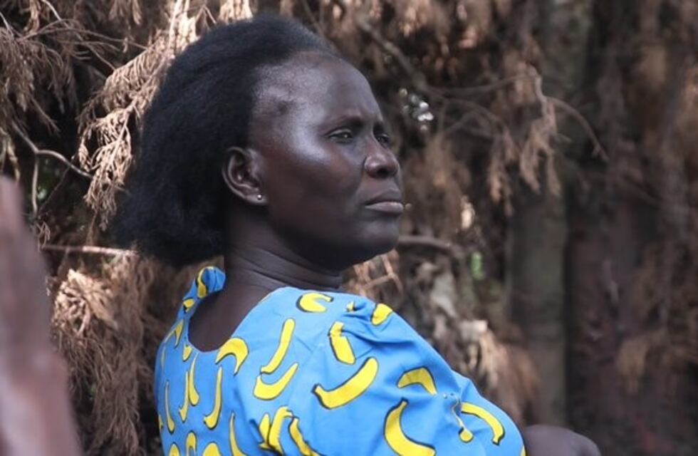 Kenia: madre de ocho hijos simuló cocinar piedras por falta de alimentos