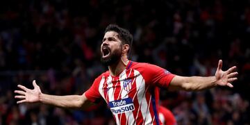 Diego Costa celebra su gol, sobre el cierre de la primera parte. (Foto: REUTER).