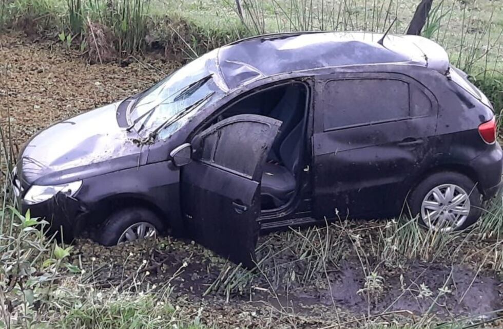 Ibicuy: volcó su vehículo en un camino de ripio