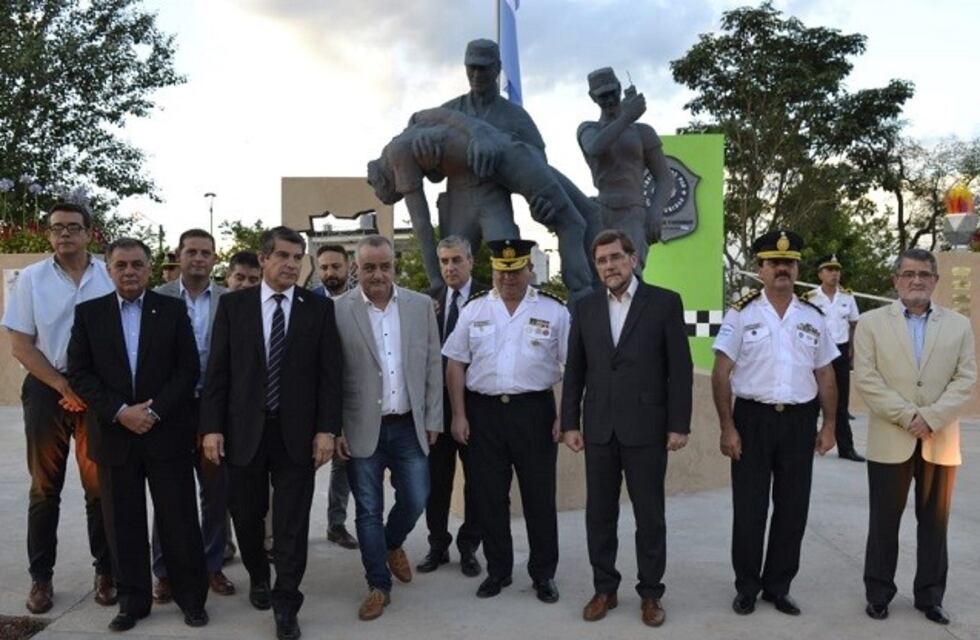 Tafí Viejo: inauguraron una plaza en memoria de los policías caídos