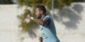 El delantero de Gutiu00e9rrez SC, Nicolu00e1s Gatto fue autor de los goles del local y figura del partido.