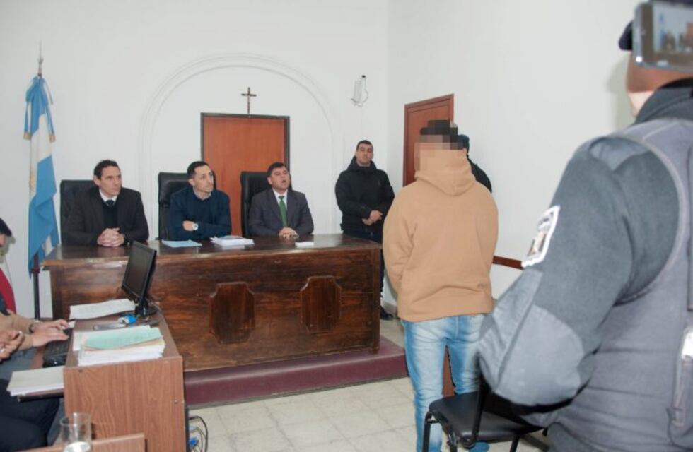 Condenaron a prisión efectiva por robo en local Las Grullas a dos jóvenes